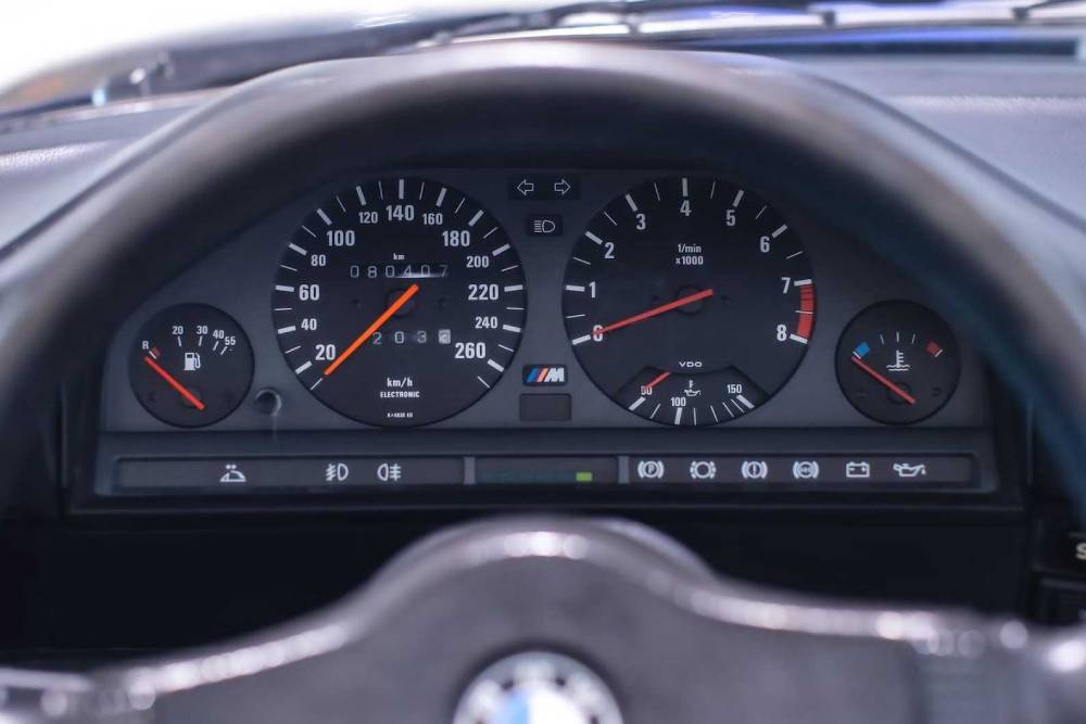 https://autogreeknews.gr/wp-content/uploads/2023/03/rare-1989-bmw-m3-convertible-fetches-over-101-000-11.jpg