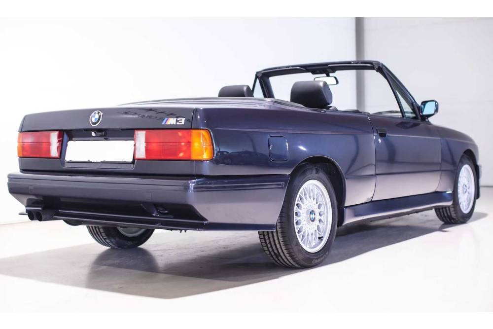 https://autogreeknews.gr/wp-content/uploads/2023/03/rare-1989-bmw-m3-convertible-fetches-over-101-000-5.jpg
