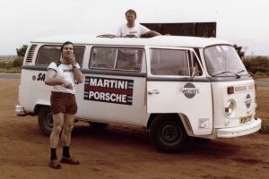 volkswagen-transporter-porsche-renndienst