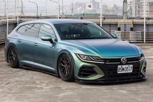 vw-arteon-r-shooting-brake-resting-on-aerodisc-20s (1)