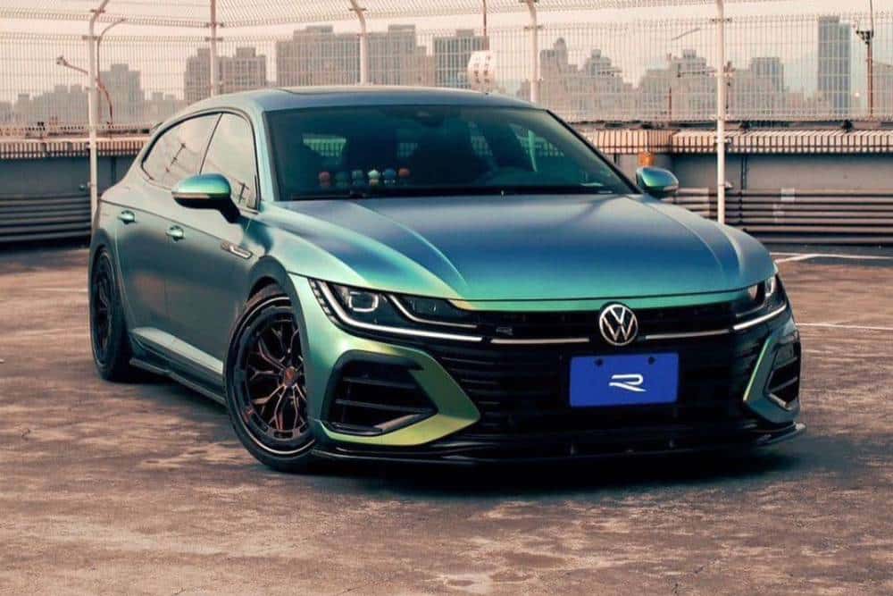 https://autogreeknews.gr/wp-content/uploads/2023/03/vw-arteon-r-shooting-brake-resting-on-aerodisc-20s-2.jpg