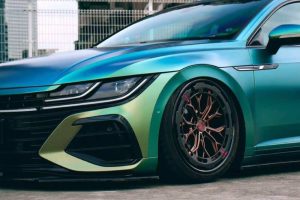 vw-arteon-r-shooting-brake-resting-on-aerodisc-20s (3)