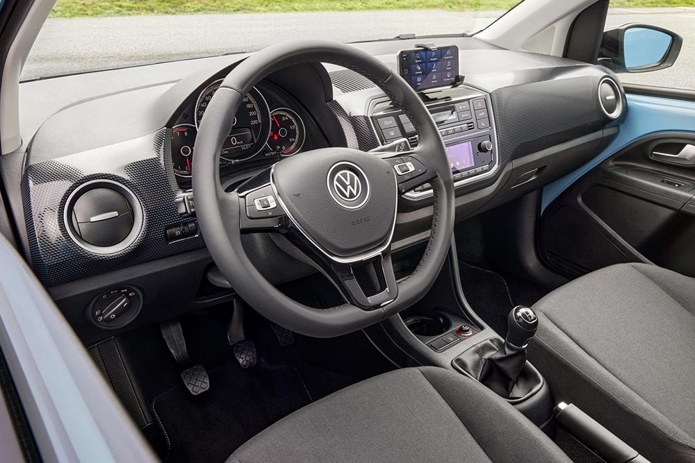https://autogreeknews.gr/wp-content/uploads/2023/03/vw-up-interior-3.jpg