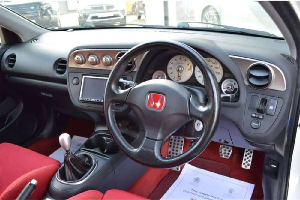 https://autogreeknews.gr/wp-content/uploads/2023/04/2016-honda-integra-type-r-for-sale-3.jpg
