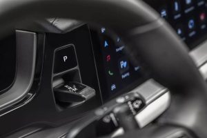 2024-Porsche-Cayenne-44