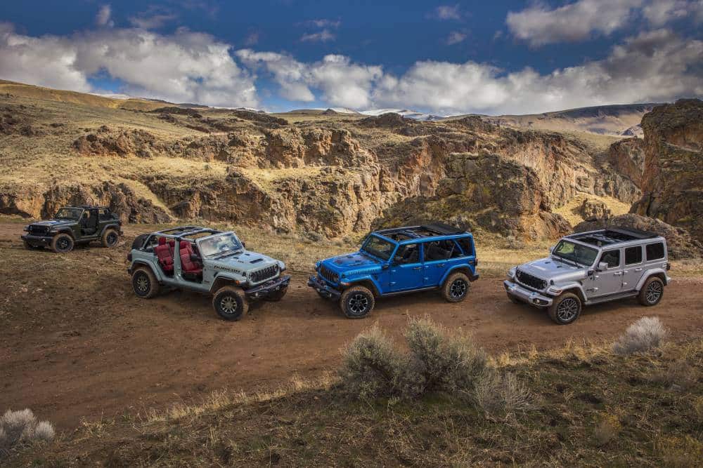 https://autogreeknews.gr/wp-content/uploads/2023/04/2024-jeep-wrangler-gets-new-grille-winch-and-tech-11.jpg