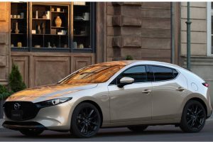 230406_mazda3_top_fb_pc_hero (1) (1)