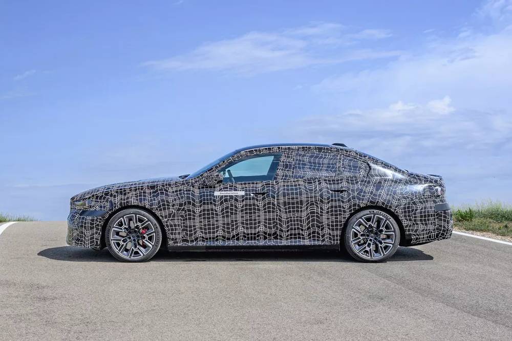 https://autogreeknews.gr/wp-content/uploads/2023/04/BMW-i5-M60-00006.jpg