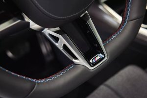 BMW-i7-M70-xDrive-56-2048×1366