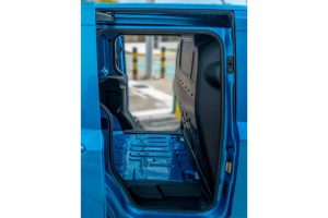 Ford-E-Transit-courier-00008
