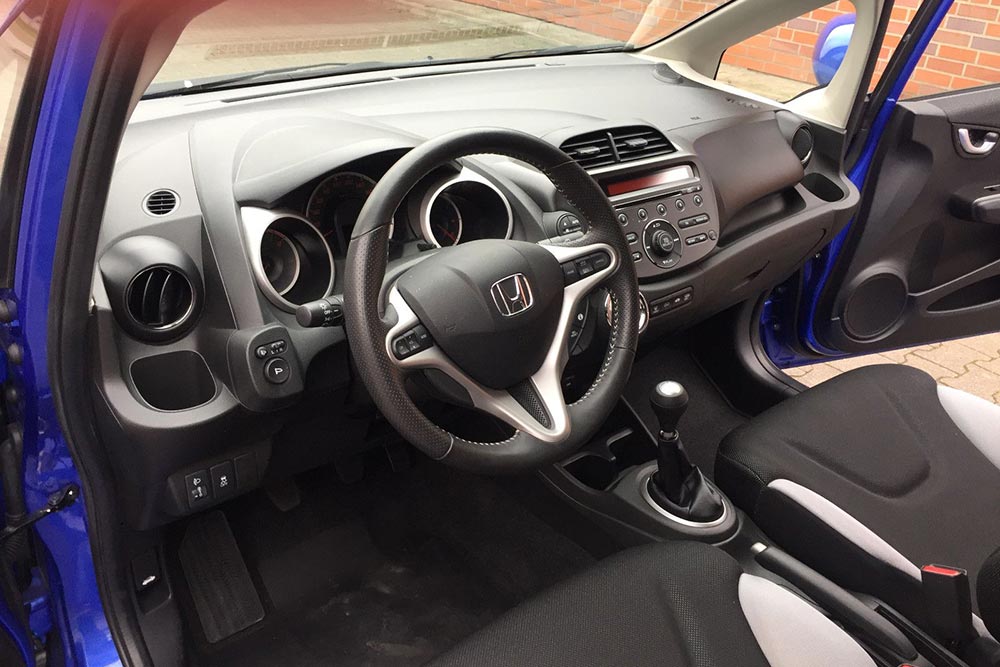 https://autogreeknews.gr/wp-content/uploads/2023/04/Honda-Jazz-2014-used-7.jpg