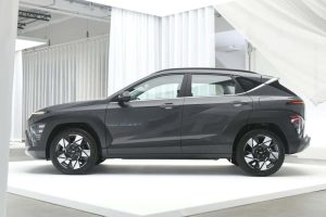 Hyundai-Koana-Hybrid-2023-(3)