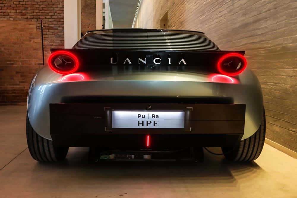 https://autogreeknews.gr/wp-content/uploads/2023/04/Lancia-PuRa-HPE-11.jpg