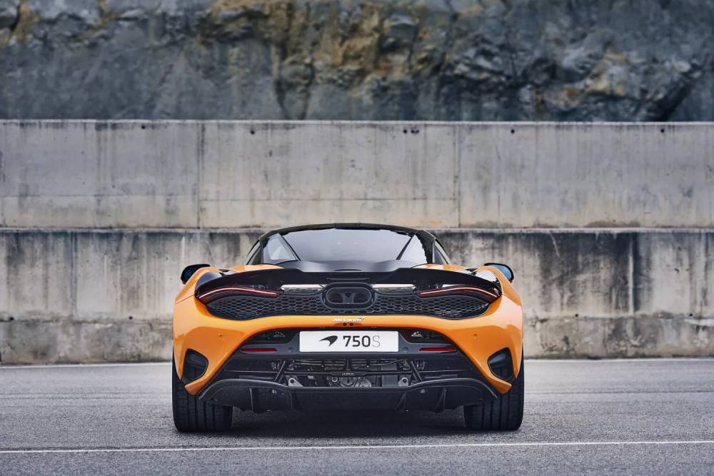 https://autogreeknews.gr/wp-content/uploads/2023/04/Mclaren-750-S-19-2048x1365-1.jpg