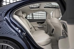 Mercedes-E-Class-2023-(12)