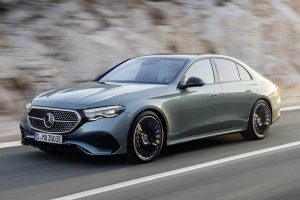 Mercedes-E-Class-2023-(3)