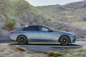 Mercedes-E-Class-2023-(4)