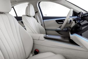 Mercedes-E-Class-2023-(5)