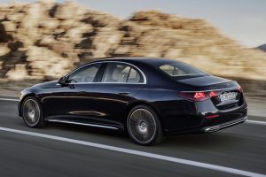 Mercedes-E-Class-2023-(7)