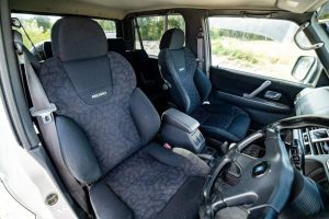 Mitsubishi-Pajero-Evolution-12