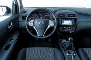 Nissan-Pulsar-2015-(6)