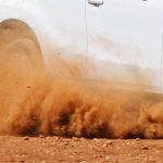 Suzuki-Vitara-off-road