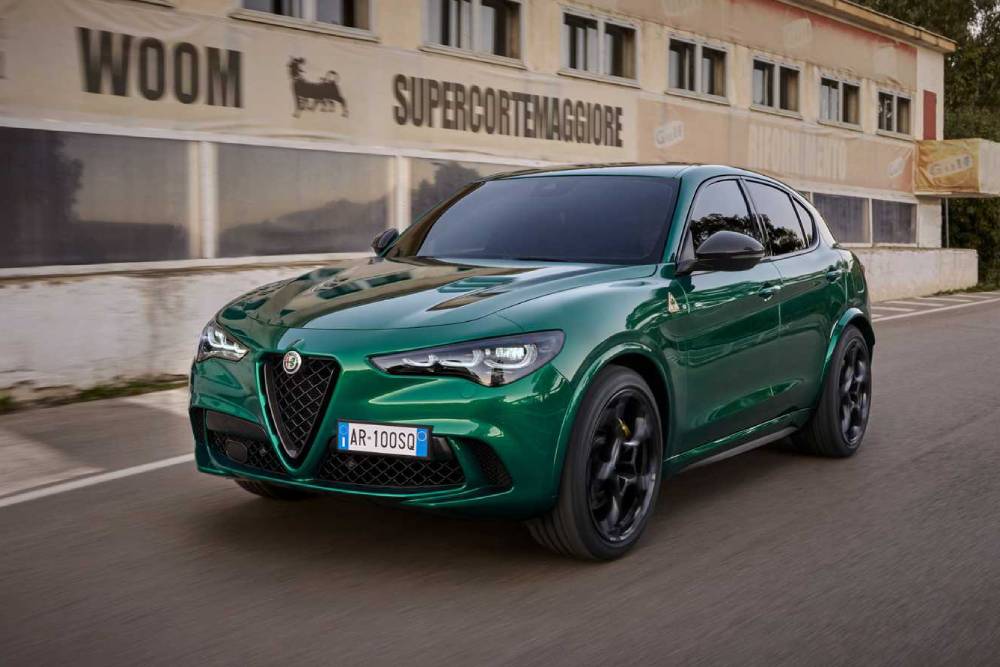 https://autogreeknews.gr/wp-content/uploads/2023/04/alfa-romeo-stelvio-quadrifoglio-100deg-anniversari-6.jpg