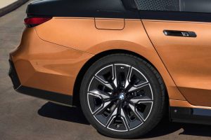 bmw-i7-m70-xdrive-2023 (2)