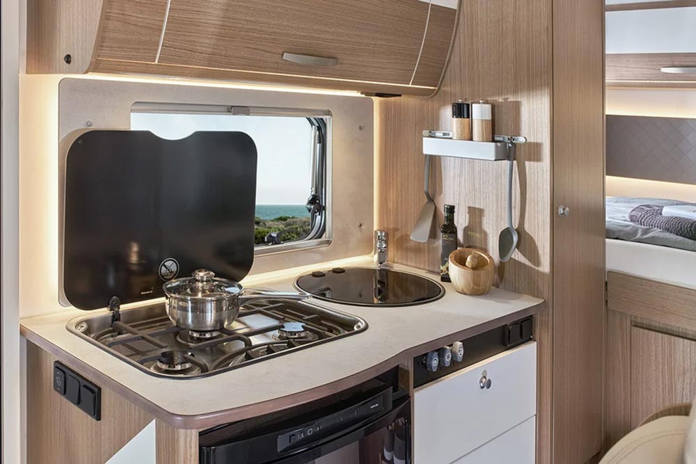 https://autogreeknews.gr/wp-content/uploads/2023/04/motorhome-10.jpg
