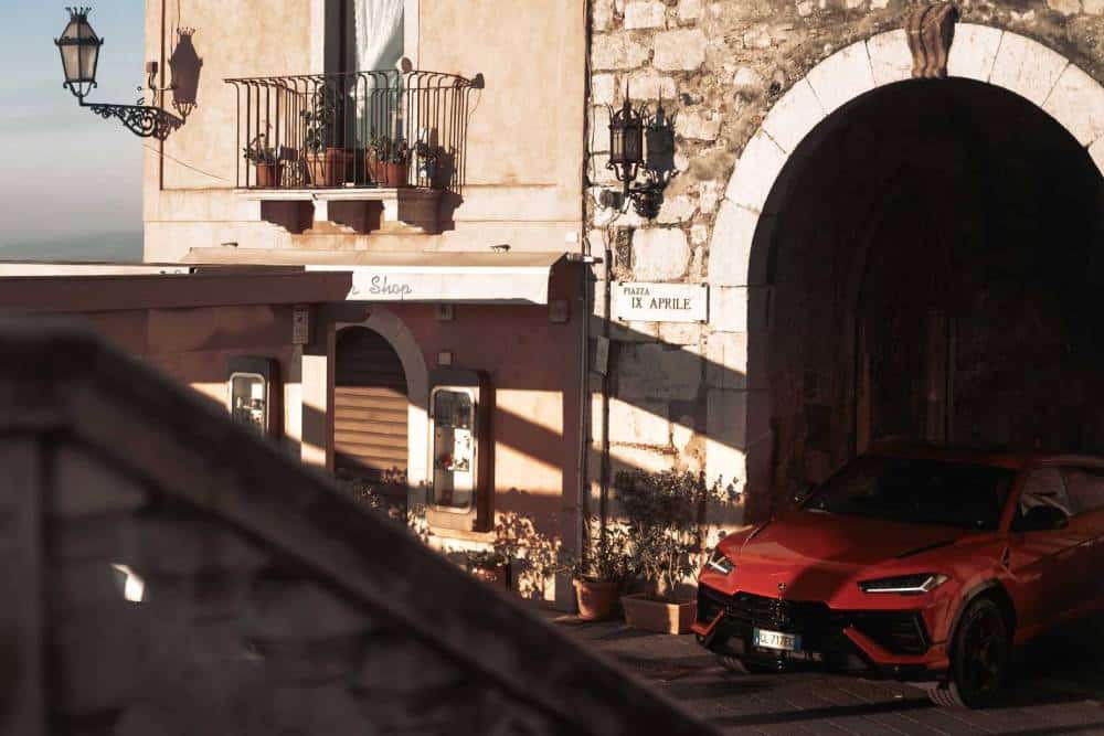 https://autogreeknews.gr/wp-content/uploads/2023/04/new-lamborghini-urus-s-in-italy-14.jpg