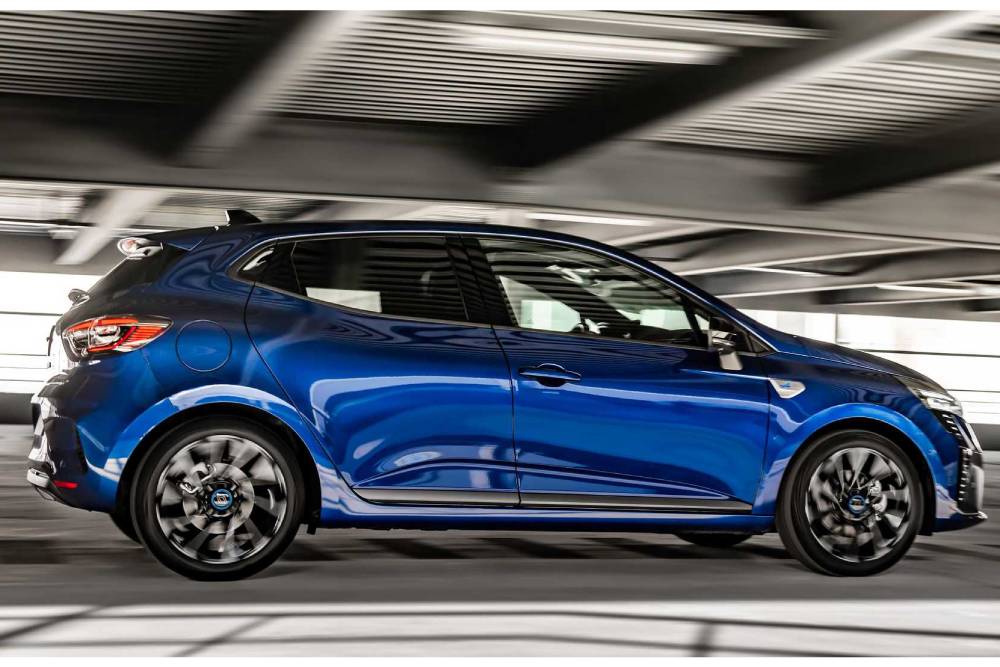 https://autogreeknews.gr/wp-content/uploads/2023/04/renault-clio-facelift-2023-5.jpg