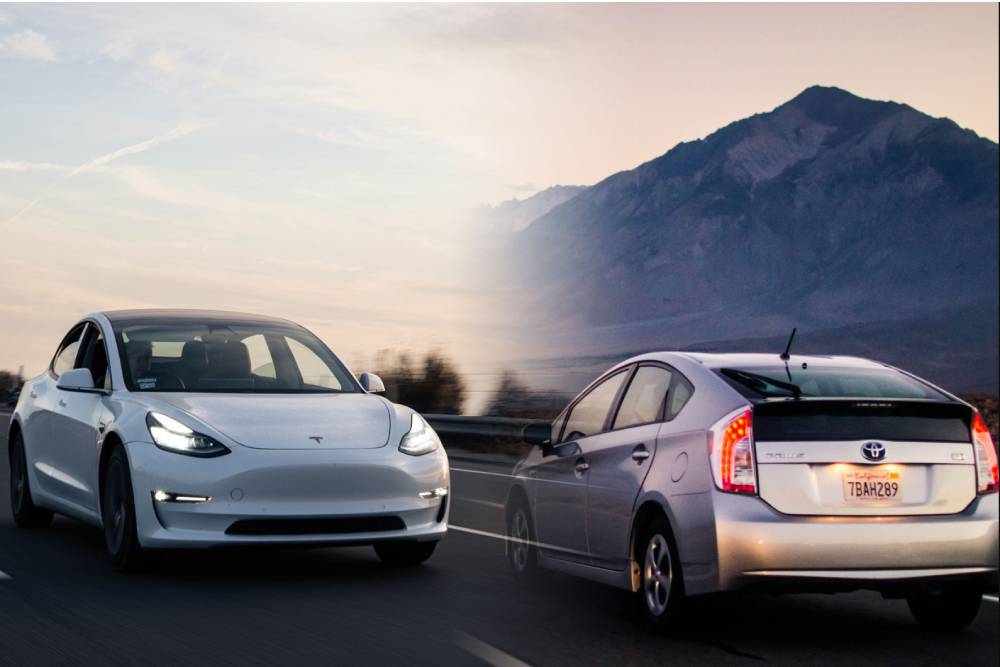 https://autogreeknews.gr/wp-content/uploads/2023/04/tesla-vs-toyota.jpg
