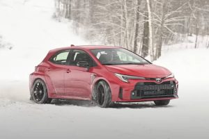 toyota gr corolla snow 04