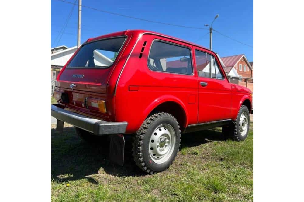 https://autogreeknews.gr/wp-content/uploads/2023/05/1980-Lada-Niva-Time-Capsule-4.jpg