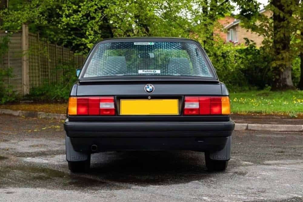https://autogreeknews.gr/wp-content/uploads/2023/05/1991-BMW-316i-E30-06.jpg