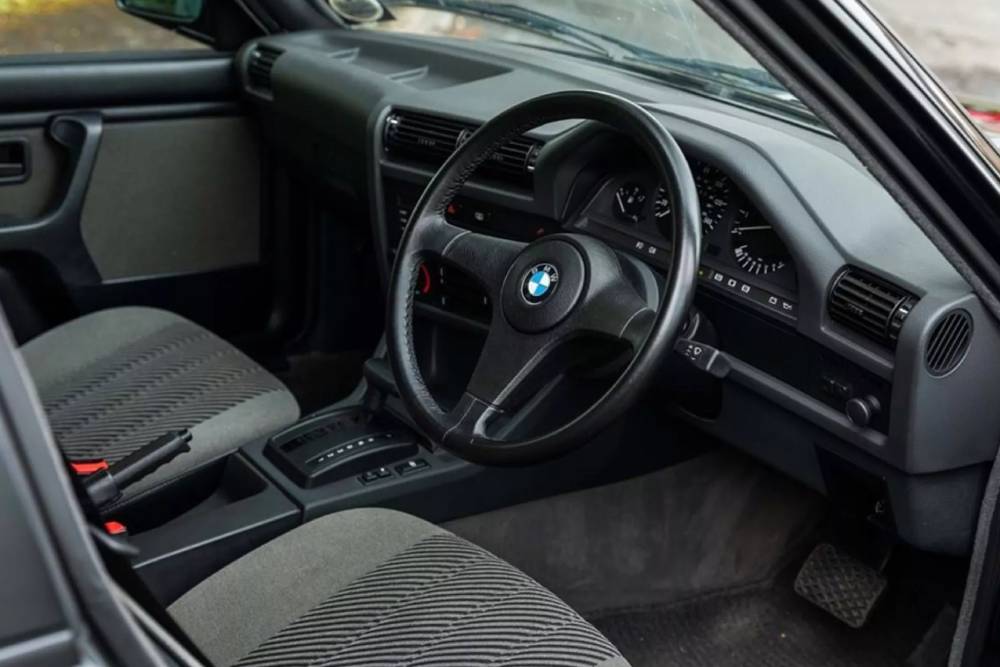 https://autogreeknews.gr/wp-content/uploads/2023/05/1991-BMW-316i-E30-08.jpg
