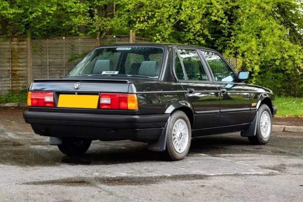 https://autogreeknews.gr/wp-content/uploads/2023/05/1991-BMW-316i-E30-12.jpg
