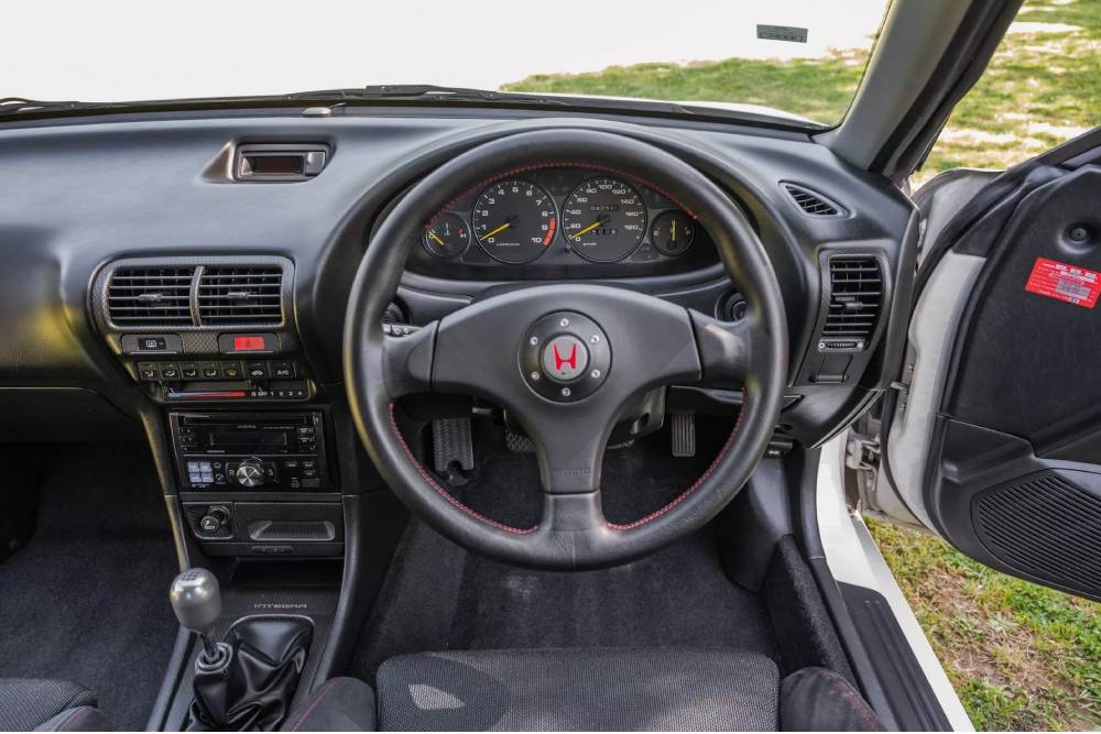 https://autogreeknews.gr/wp-content/uploads/2023/05/1996-Honda-Integra-Type-R-sedan-00004.jpg