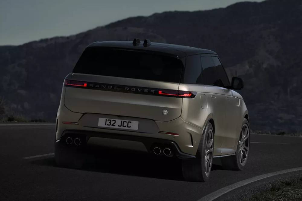 https://autogreeknews.gr/wp-content/uploads/2023/05/2024-Range-Rover-Sport-SV-00007.jpg