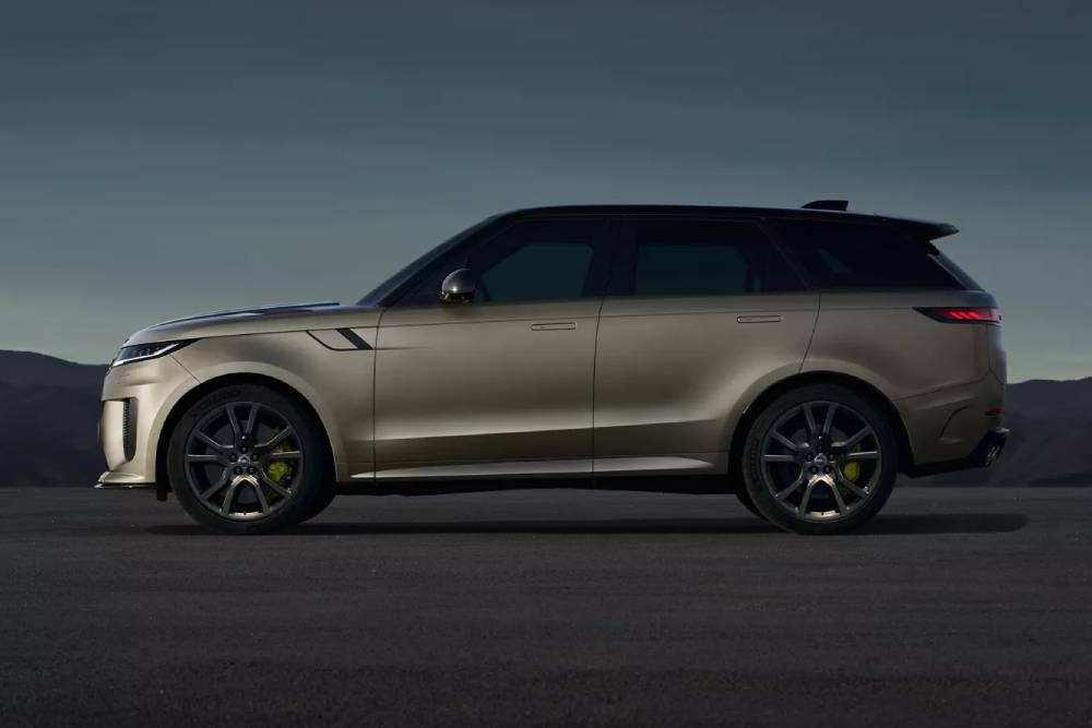 https://autogreeknews.gr/wp-content/uploads/2023/05/2024-Range-Rover-Sport-SV-00008.jpg