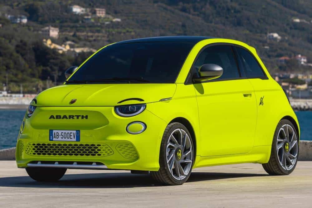 https://autogreeknews.gr/wp-content/uploads/2023/05/Abarth20500e-2.jpg
