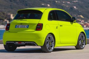 Abarth500e-3