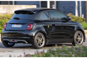 Abarth500e-9