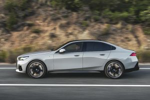 BMW-5-Series-2023-(22)