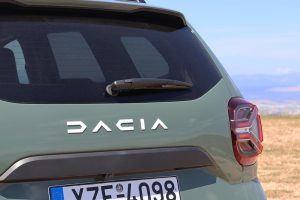 Dacia-Duster-1.3-150-EDC-2023-(12)