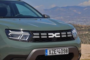 Dacia-Duster-1.3-150-EDC-2023-(14)