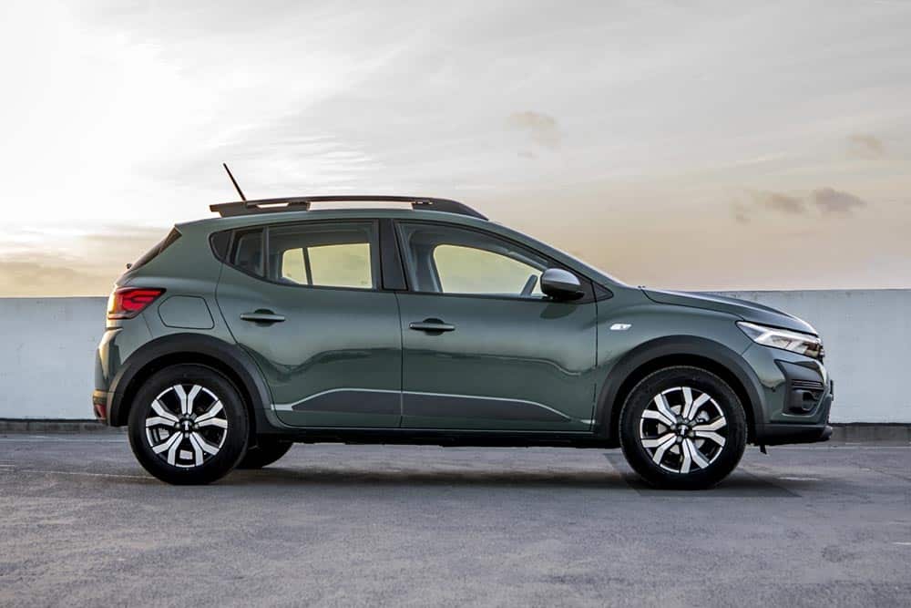 https://autogreeknews.gr/wp-content/uploads/2023/05/Dacia-Sandero-Stepway-2023-5.jpg