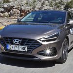 Hyundai-i30-Fastback-kinisi