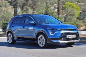 Kia-Niro-HEV-kinisi