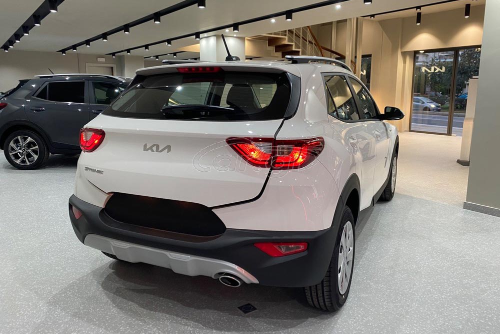 https://autogreeknews.gr/wp-content/uploads/2023/05/Kia-Stonic-etoimoparadota-2.jpg